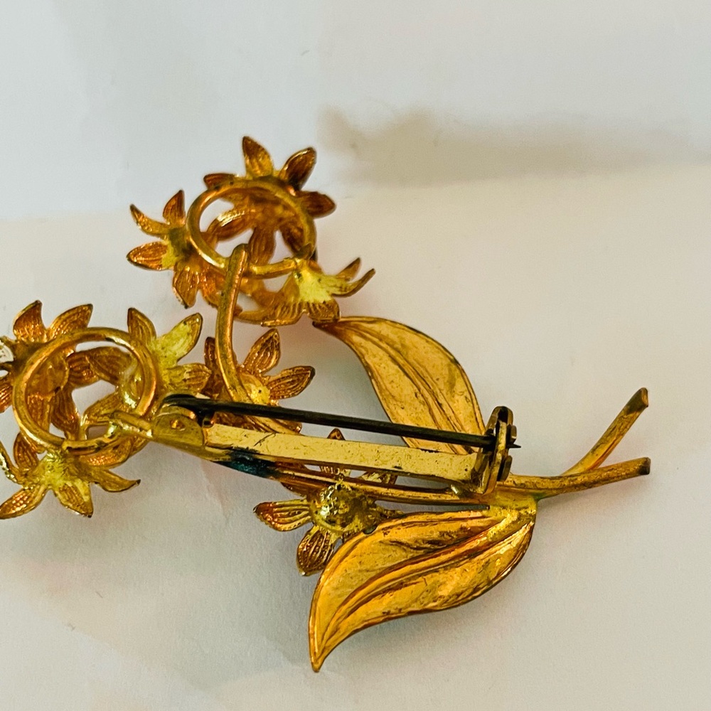 Floral Enamel Rhinestone Centers - Picture 4 of 6